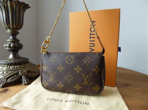 lv mini pochette 2009|mini pochette louis vuitton.